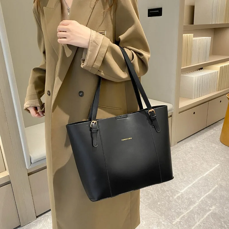 Retro Minimalist Atmospheric Commuting Shoulder Bag for Women Spring Summer New Western-style Large Capacity Tote Shoulder Bag