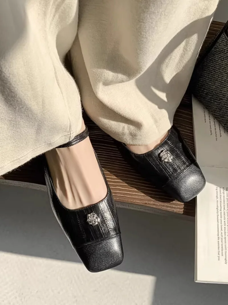 

2023 летние женские туфли Мэри Джейн с квадратным носком, толстый средний каблук, элегантные повседневные офисные женские туфли в стиле камелии в стиле ретро