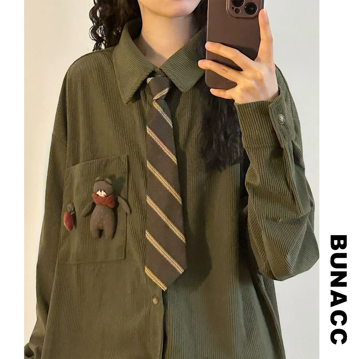 

Ретро-рубашка из вельвета с длинным рукавом, свободного кроя, с принтом медведя, для осеннего сезона, модная повседневная одежда для мужчин.