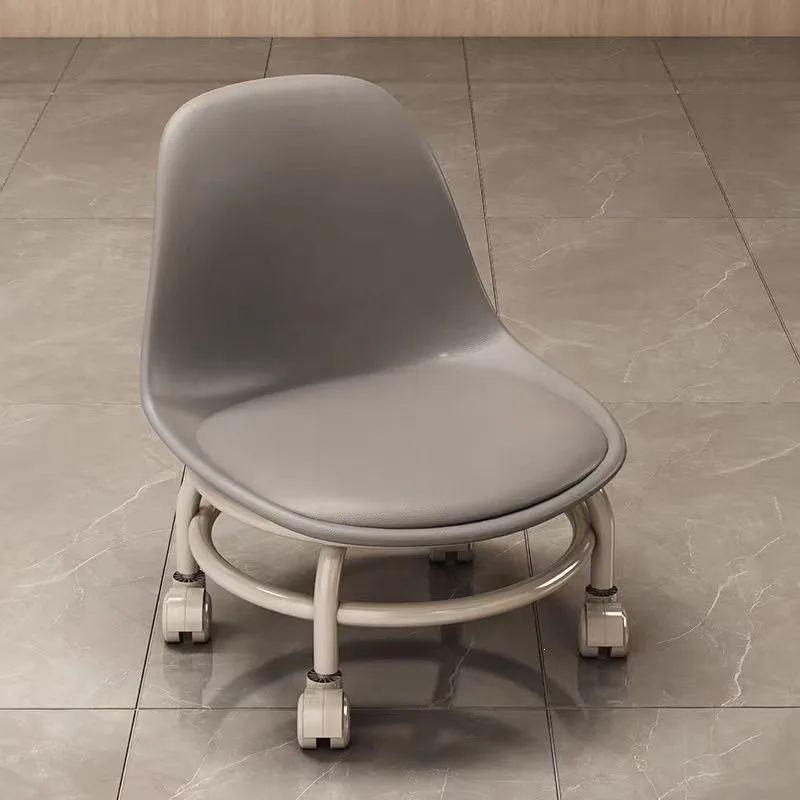 Small stool with wheels, beautiful seam, roller skating, low stool with baby toddler, rotating chair to move