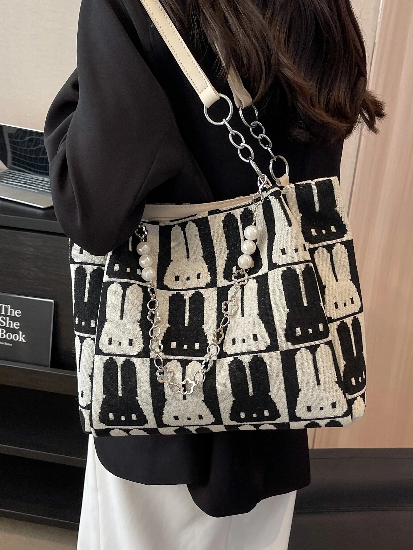 Large Capacity Casual Tote Bag Bag Cartoon Rabbit Pattern Chain Lightweight Women\'s Carrying Bag Faux Pearl Decor Shoulder Bag