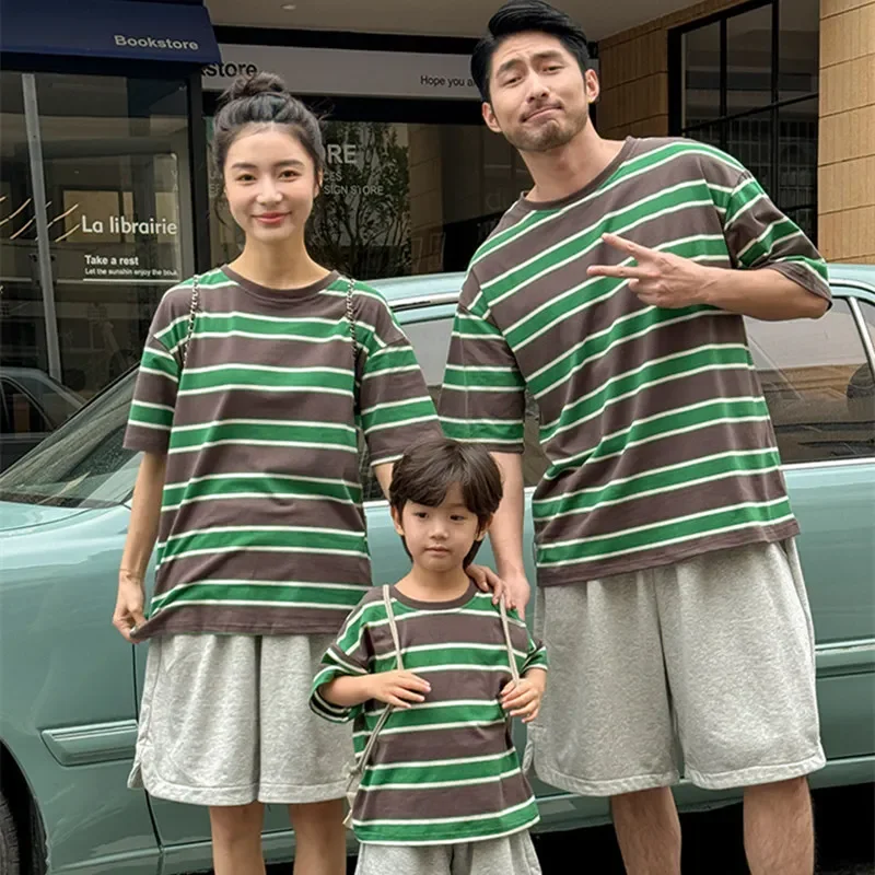 

Family Cotton T Shirts 2024 Summer Father Mother and Son Daughter Matching Short Sleeve Tees Korea Dad Mom Children Striped Tops