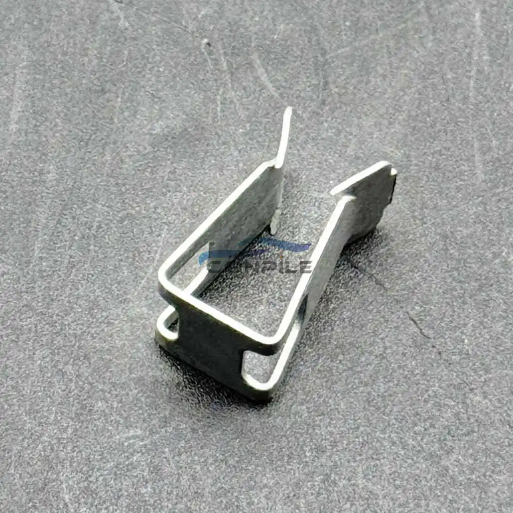 1pc for FORD New Mondeo/EDGE Front Windshield Rainboard Drain Channel Fixing Clip