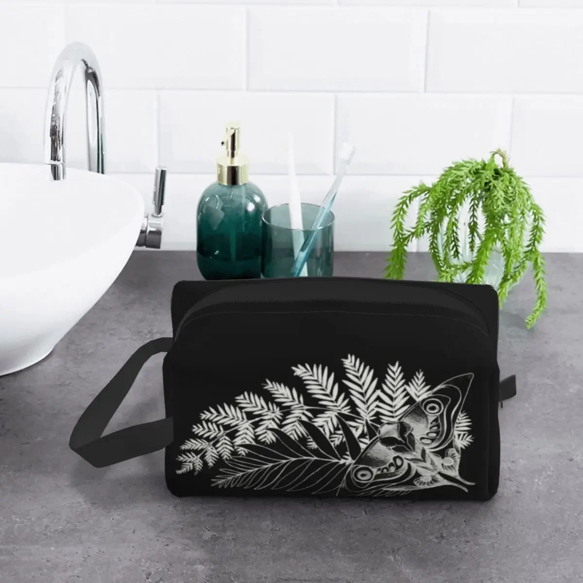 The Last Of Us Ellie Tattoo Borsa per cosmetici da viaggio per videogiochi Firefly Articoli da toilette Organizzatore per trucchi Kit Dopp per riporre la bellezza delle signore