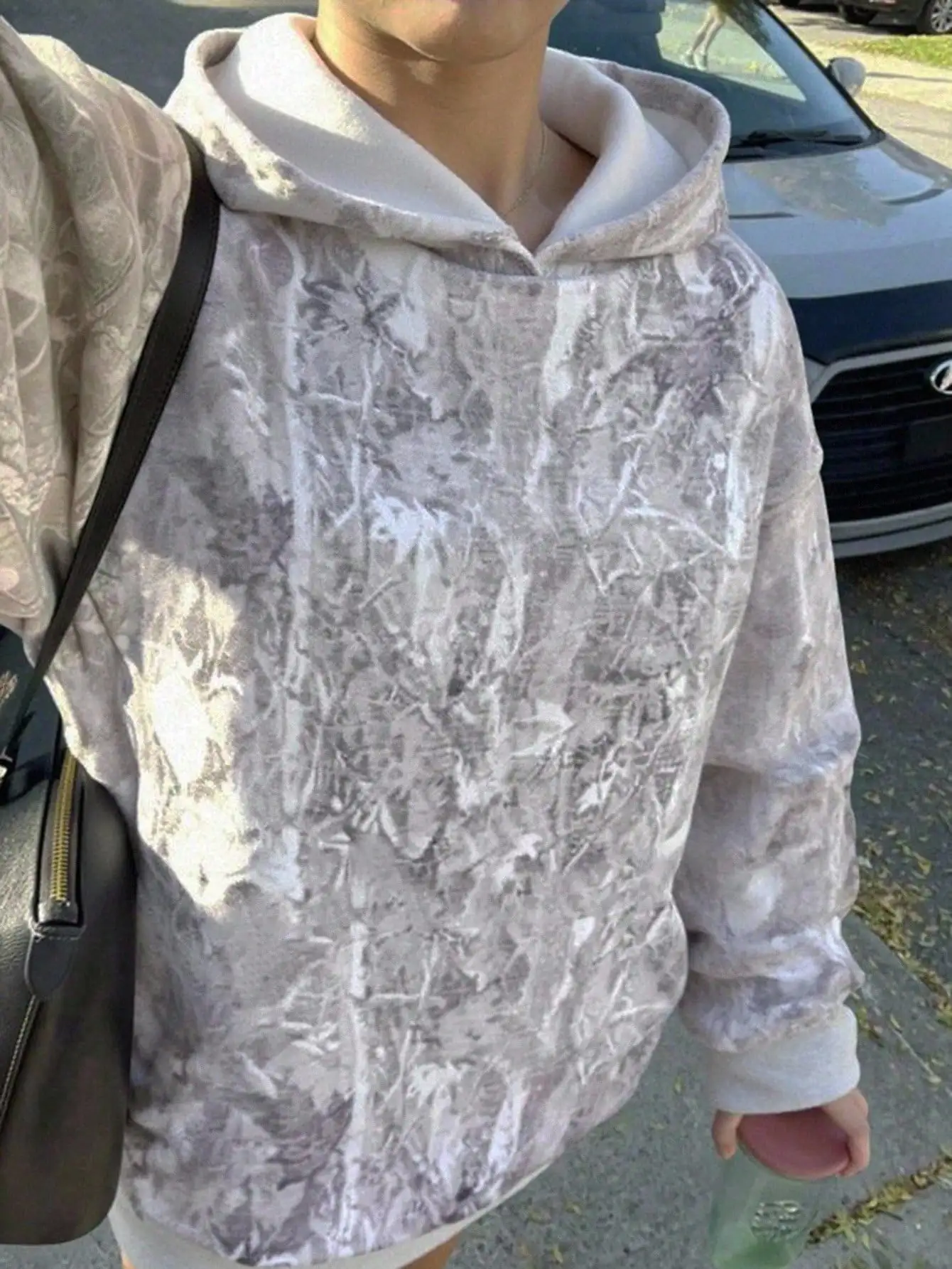 

Unisex Loose Fit Hoodie with Abstract Branch & Leaf Print, Soft Fleece Lining for Autumn Winter