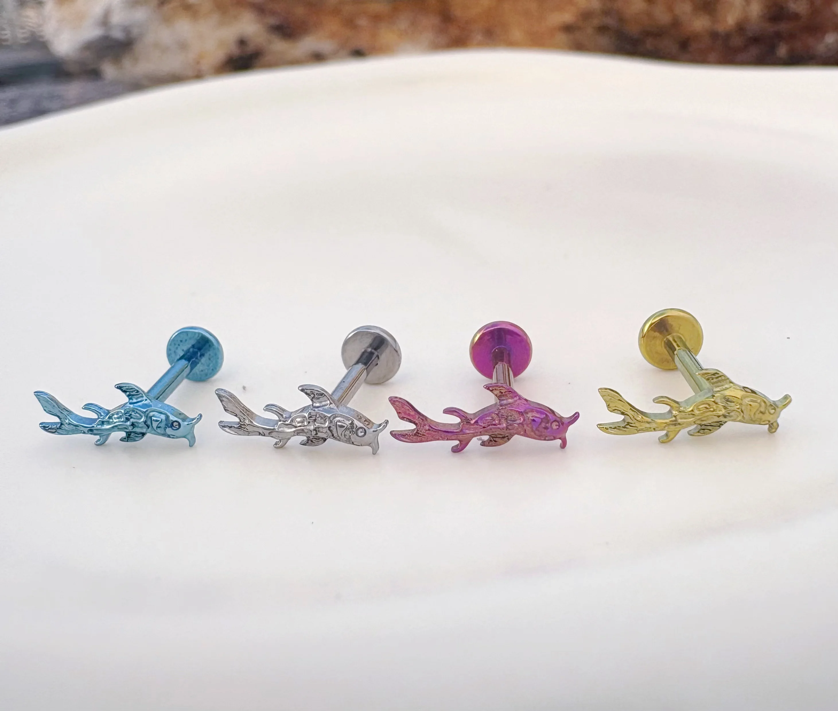 16 جرام زرع الصف التيتانيوم ASTM F136 موضوع داخلي شكل الأسماك الأذن Labret الغضروف اللولب أقراط للأذن ثقب مجوهرات للجسم