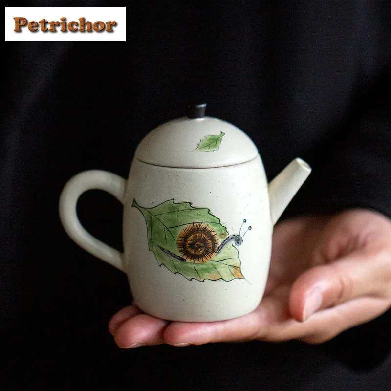 

120ml Hand Drawn Snail Teapot Japanese Tea Infuser Pot Household Tea Maker Kettle With Strainer Teaware Ornaments Pot Bearing