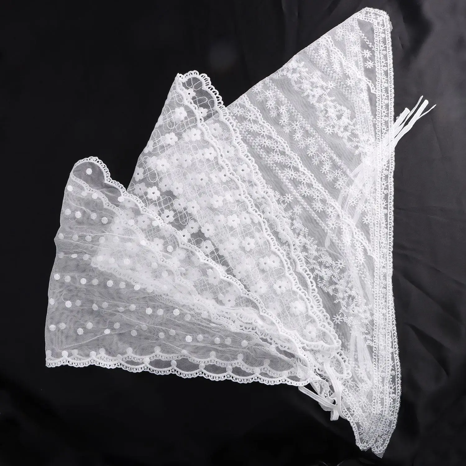 الدانتيل زهرة الجينز تي شيرت الأوشحة عقال أنيقة المرأة الدانتيل زهرة الأبيض الحلو مثلث وشاح Ins نمط الشريط السفر الفني