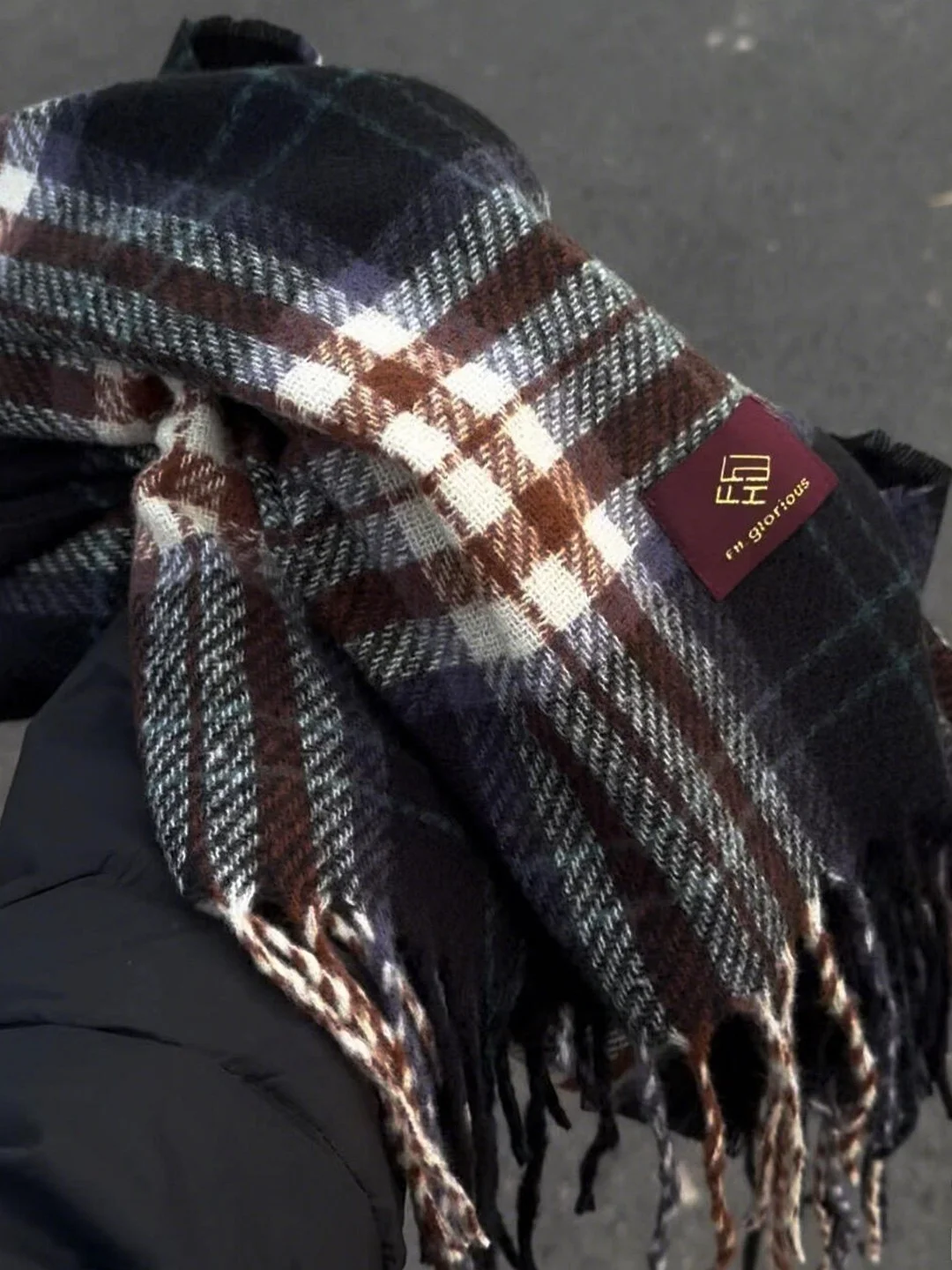 thickened-grid-pattern-mermaid-plum-paste-shoulder-shawl-women's-autumn-winter-warm-british-style-scarf-air-conditioned-room