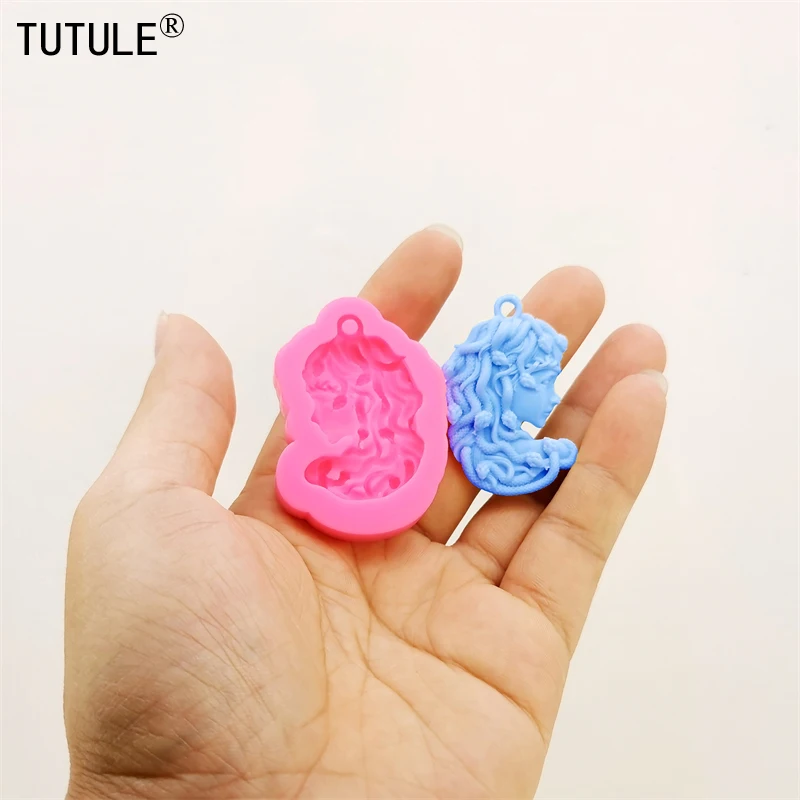 Snake Woman Beauty Head Necklace Medusa Queen Head Silicone Mold Shaker Resin Clay Mould DIY Chocolate Cake Silicone Mould