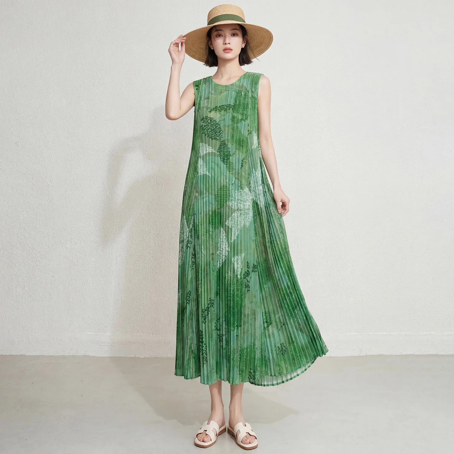 High-end Japanese-style Pleated Summer New Green Tie-Dye Print Cardigan + Sleeveless Dress Vacation Set view 3