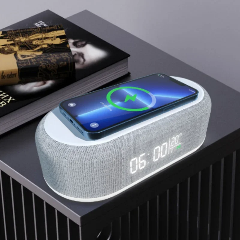 Smart Alarm Clock 4 in 1 15w Qi Alarm Clock Wireless Charger Station With Led Light And Temperature Function Household Tools