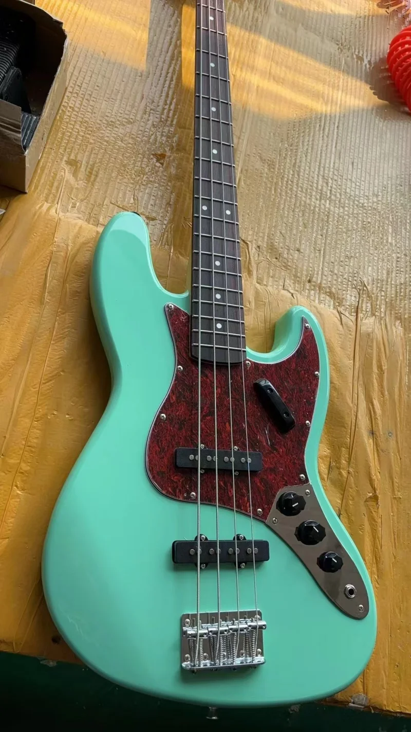 

Free delivery of high quality 4 string bass，Professional team production，Solid wood quality，Live photo，customizable