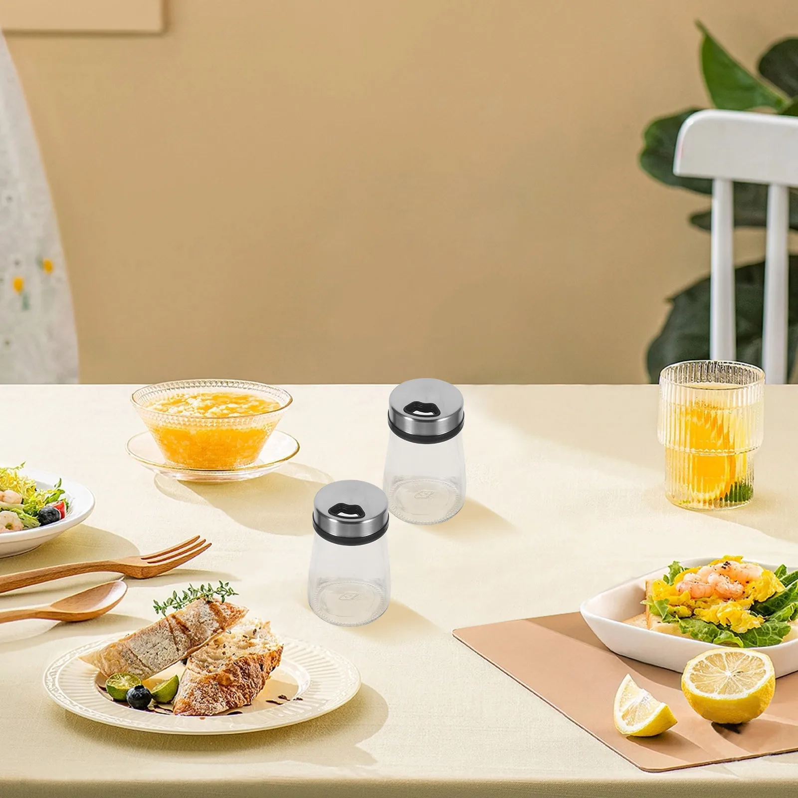 

Glass Pepper Shaker Stainless Steel Lid Practical Kitchen Seasoning Dispenser Salt and Spice Storage Bottle Salt Shakers