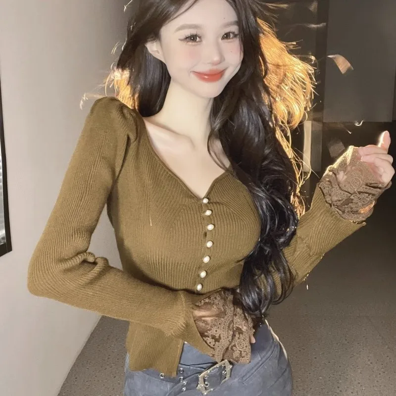 เสื้อสเวตเตอร์ถักลูกไม้ผู้หญิง ดีไซน์ฤดูใบไม้ผลิ-ฤดูใบไม้ร่วง ทรงบับเบิ้ล คอวี ติดกระดุม คาร์ดิแกนทรงเข้ารูป ใส่เป็นเสื้อตัวในได้