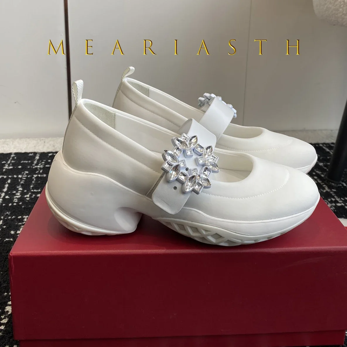 

Fashion Designer Women Shoes Thick-Soled Women Casual Shoes Mary Jane Sneakers Comfortable Non-Slip Shoes Crystal Strap Flats