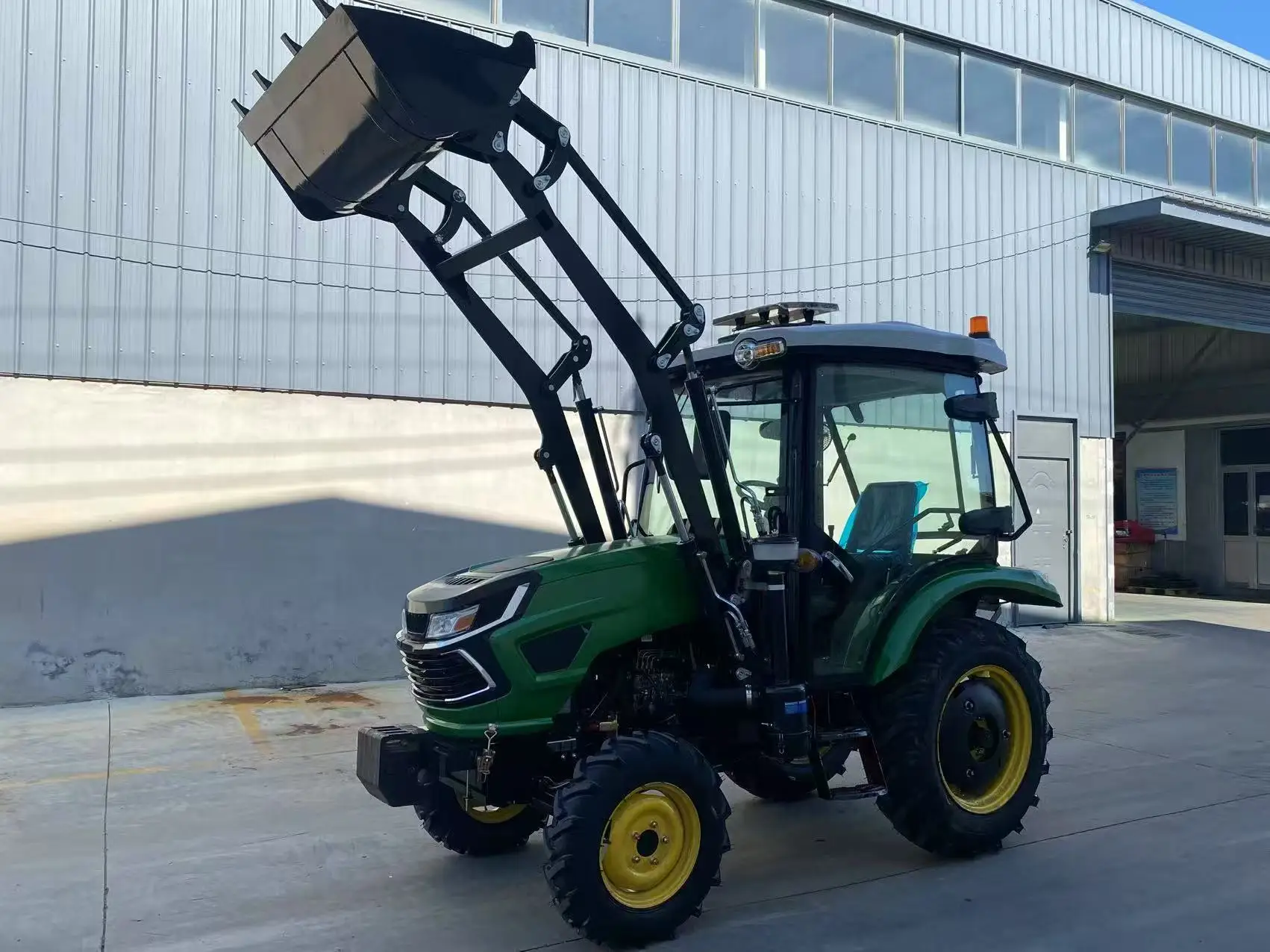 Diesel Engine Crawler Farm Tractor with Gear Drive Easy Operation High Safety & Productivity  25 horsepower tiller