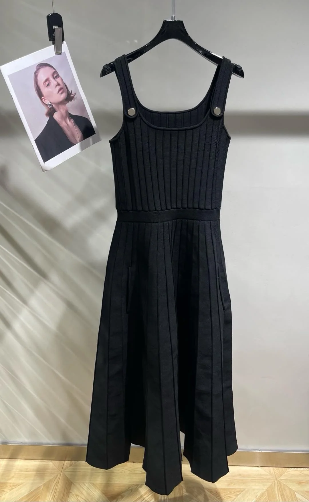 2025 Early Spring New Gold Buckle Strap Knit Dress Can Be Worn Alone Or Worn As An Inner Layer, Elegant And Stylish Style