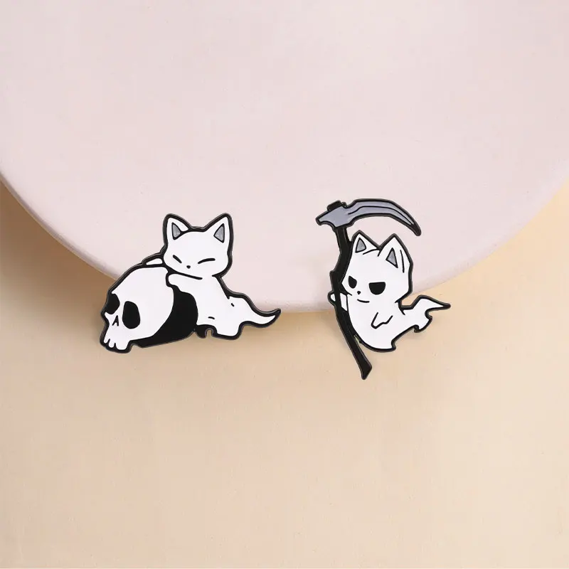 Halloween Grim Reaper Cat Enamel Badge Gothic Ghost Skull Kitty Spooky Cute Animal Pins Lapel Hat Bags Brooches Jewelry Gifts