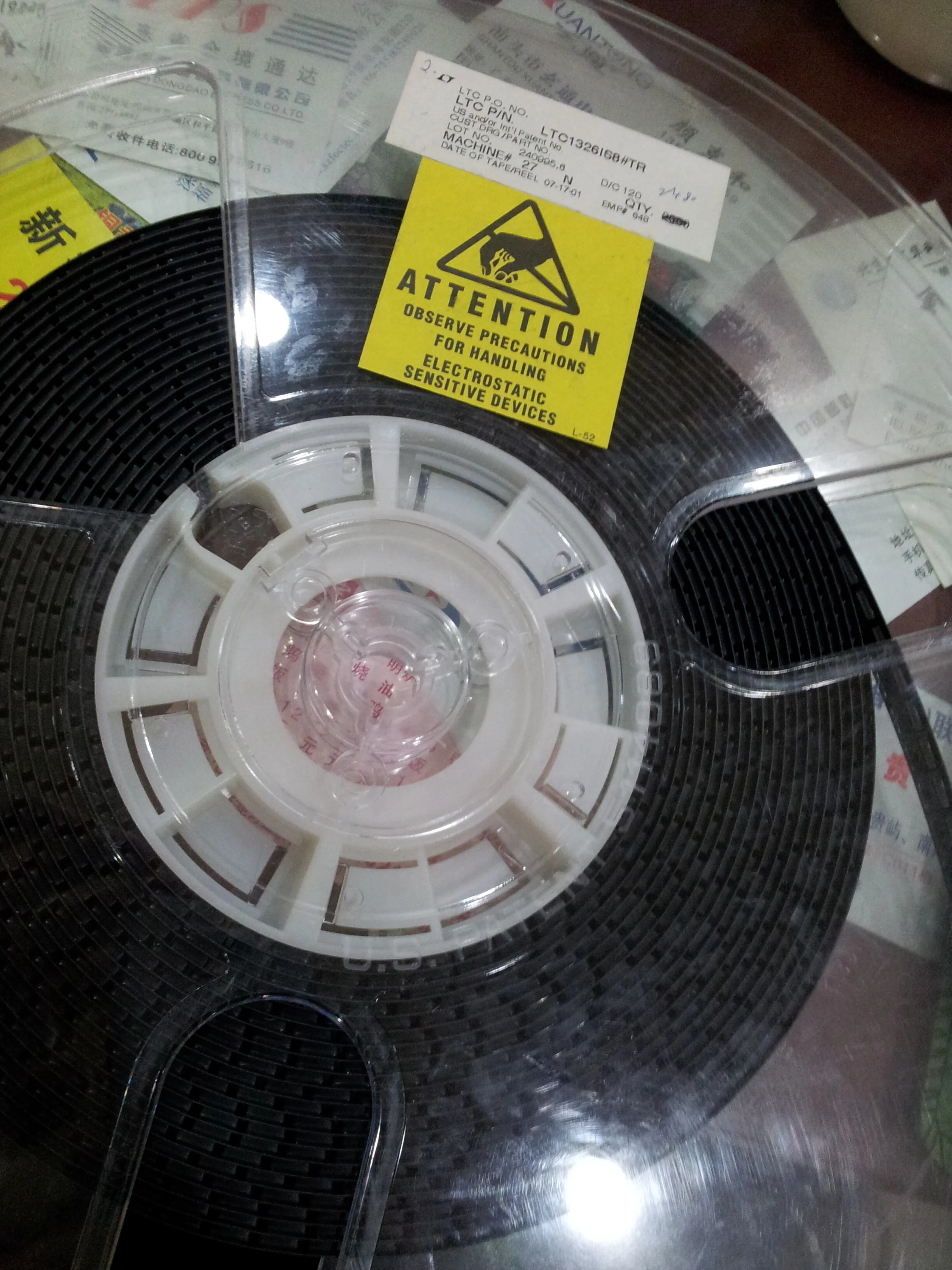 LTC1326 LTC1326CS8 LTC1326CS8-2.5 LTC1326IS8 LTC1326IS8-2.5 - شاشة إمداد ثلاثية دقيقة للطاقة الصغيرة