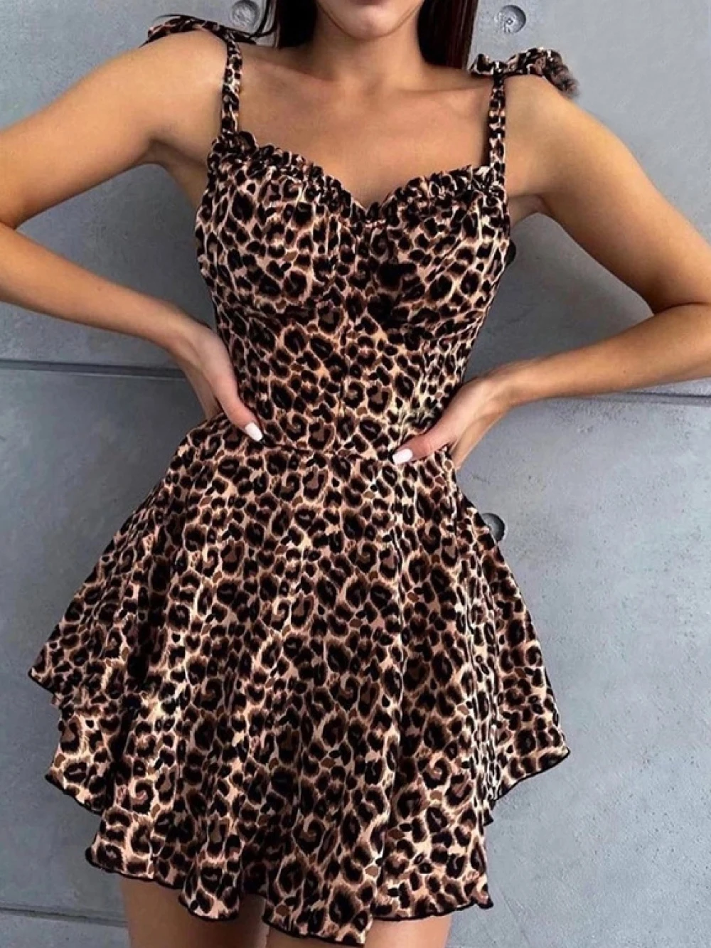 فستان فرنسي بيور ديزاير صيفي بنمط جديد بتصميم حبل وحزام الخصر للتخسيس والمظهر الرجعية