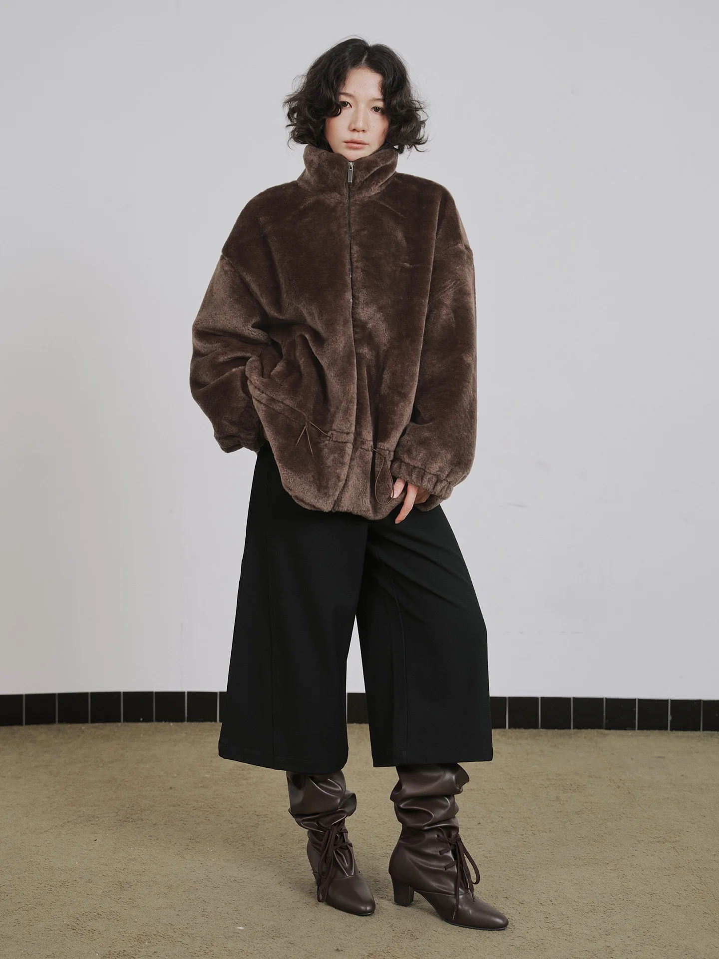 

Loose Faux Fur Coat with Dstring Stand Collar Warmth Artificial Eco-Friendly Brown Water Imitation Winter Outerwear
