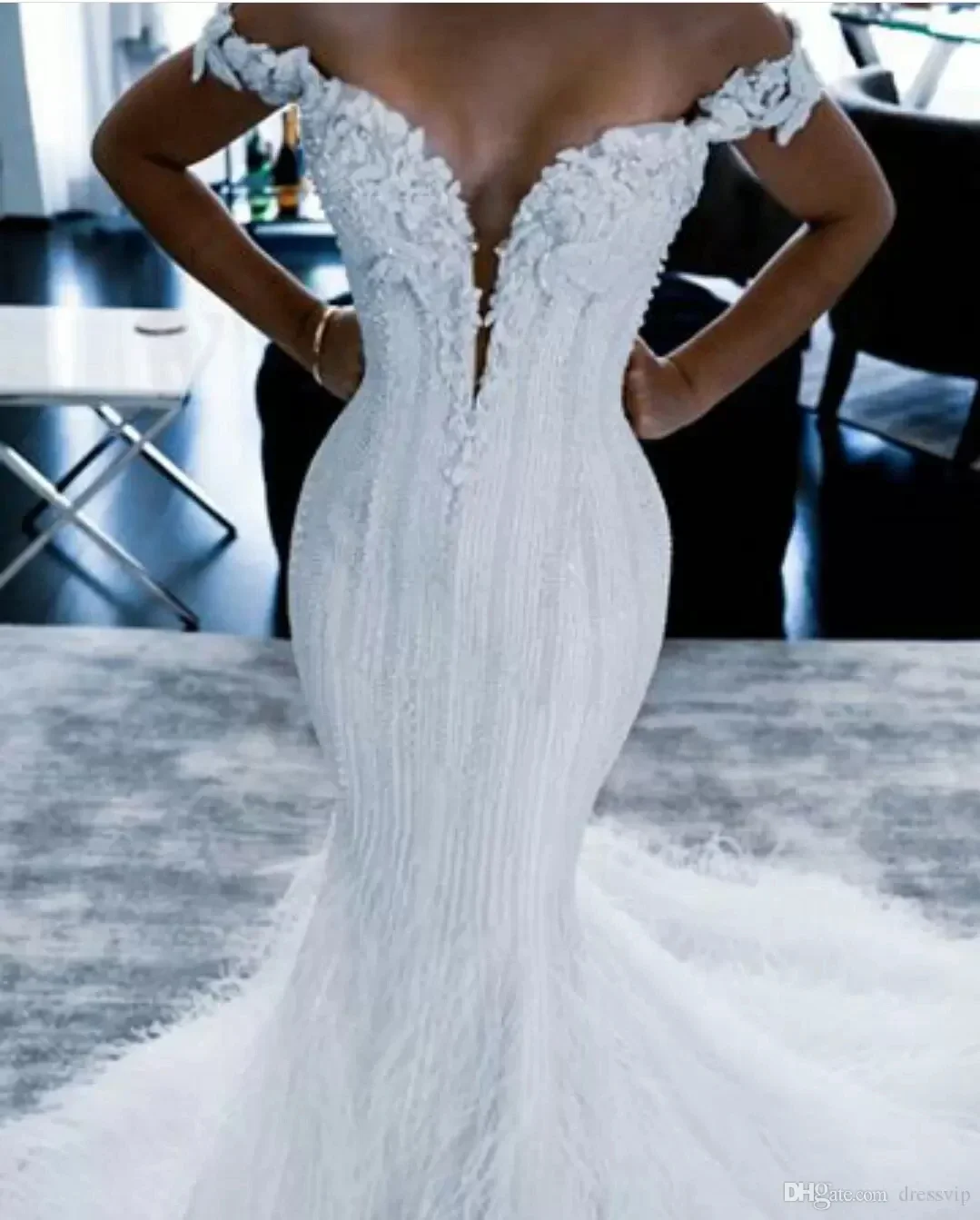 Customized African Plus Size Wedding Dresses Off Shoulder Lace Appliques Feather Country Sweep Train Custom Made Mermaid Robe