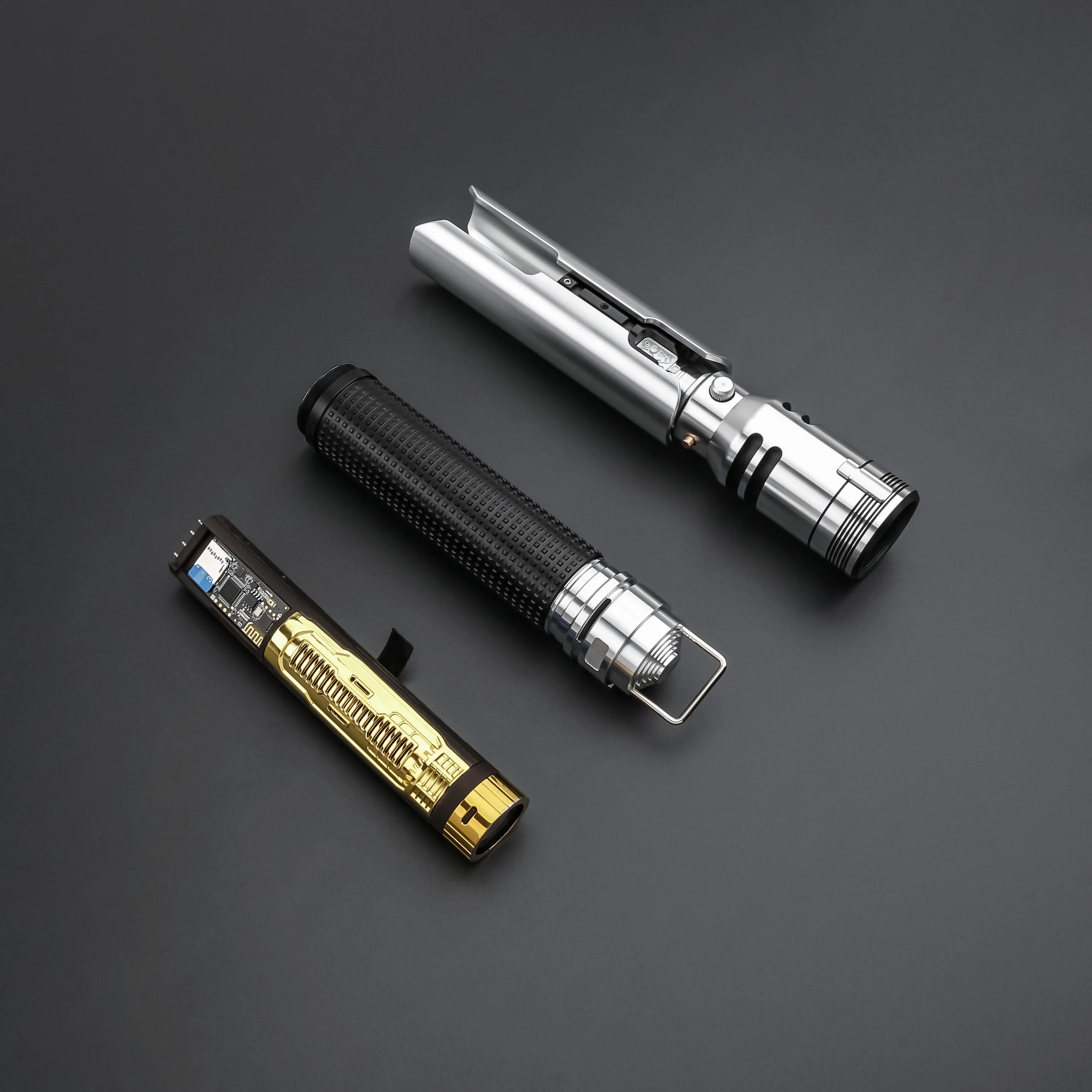 TXQSABER Réplica de Sabre de Luz Cal Kestis EP4 SD RGB Noe Pixel com Cabo de Metal, FOC, Smooth Swing e Efeitos de Blaster, Brinquedo