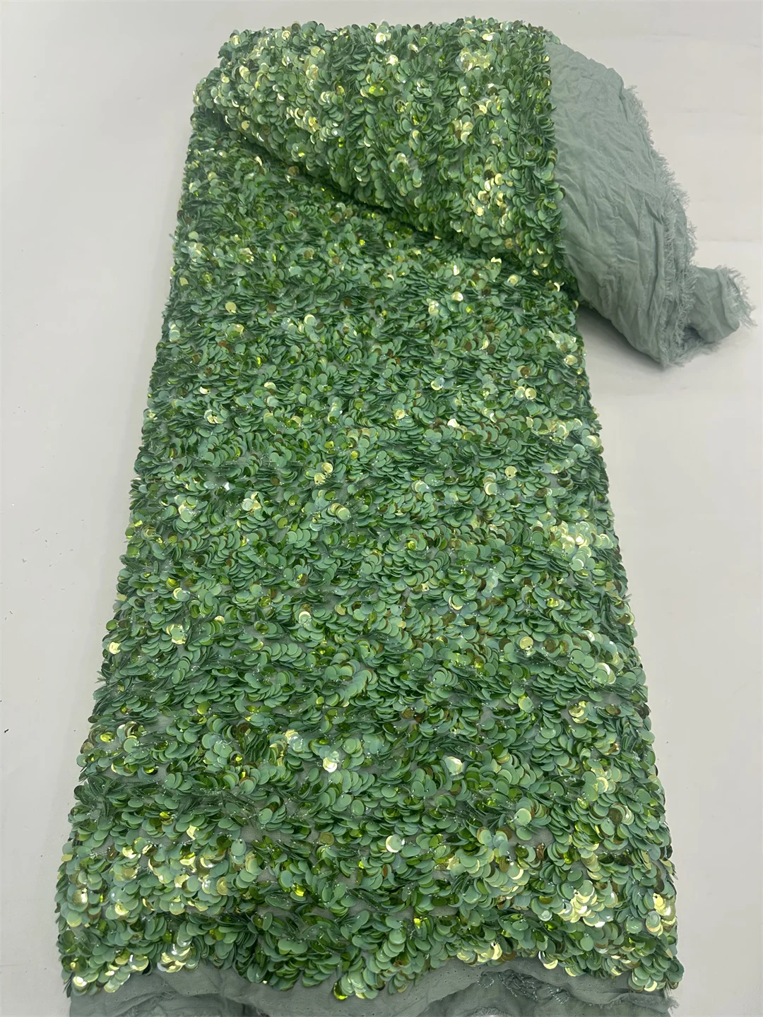 

2025 New Design Nigerian Handmade Heavy Sequins Tulle Lace Fabric High Quality African Luxury Lace Fabric For Bridal Prom Dress