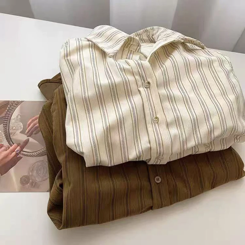 

Винтажные вельветовые рубашки женские свободные однобортные однобортные универсальные полосатые блузки с длинными рукавами Y2K осенние корейские повседневные топы с лацканами