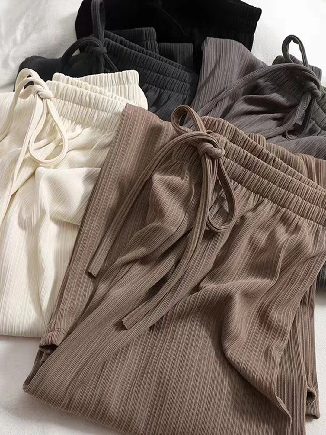 

Женские летние брюки с высокой талией из ледяного шелка, широкие, свободные, прямые, струящиеся, больших размеров, скрывающие недостатки фигуры, стройнящие