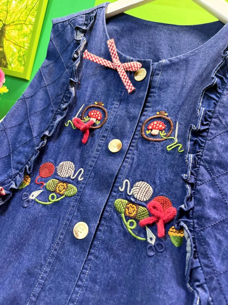 ヴィンテージデニム綿かわいいかわいいフリルレース弓刺繍ルーズベスト女性森ガールレトロシックなゴブリンコアロリータ甘いベスト