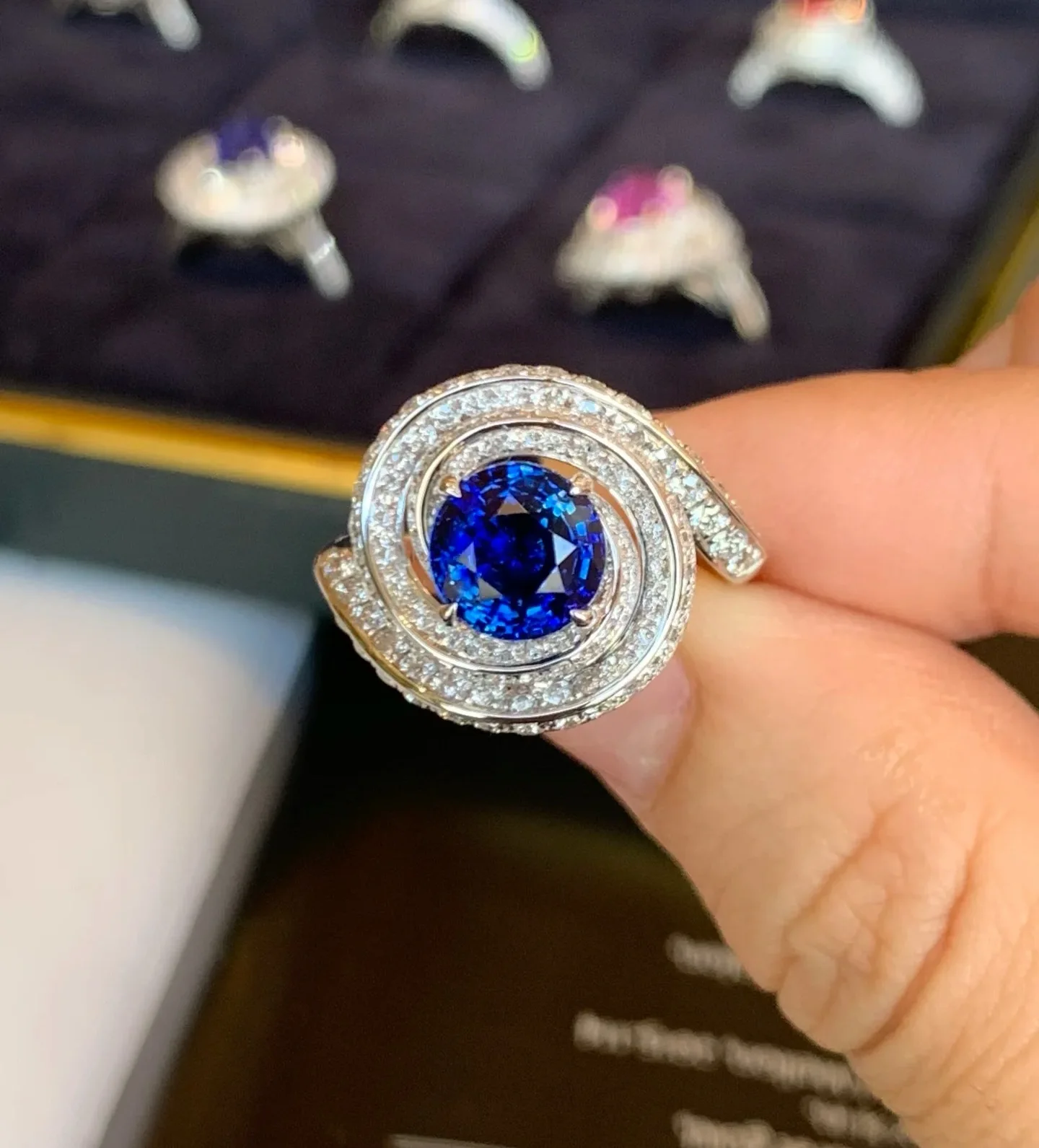 Lab Grown Sapphire Royal Blue Color Round Cut  AAA+Clarity  for Jewelry Setting&Custom Design Selectable AGL Certificate