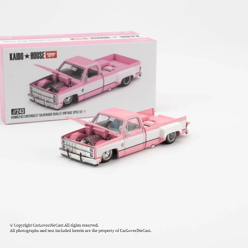 在庫あり-1-64-新製品-kaidohouse-ピックアップ-v2-ピンク色-243合金ダイキャスト製静的カーモデル、限定版、ギフト