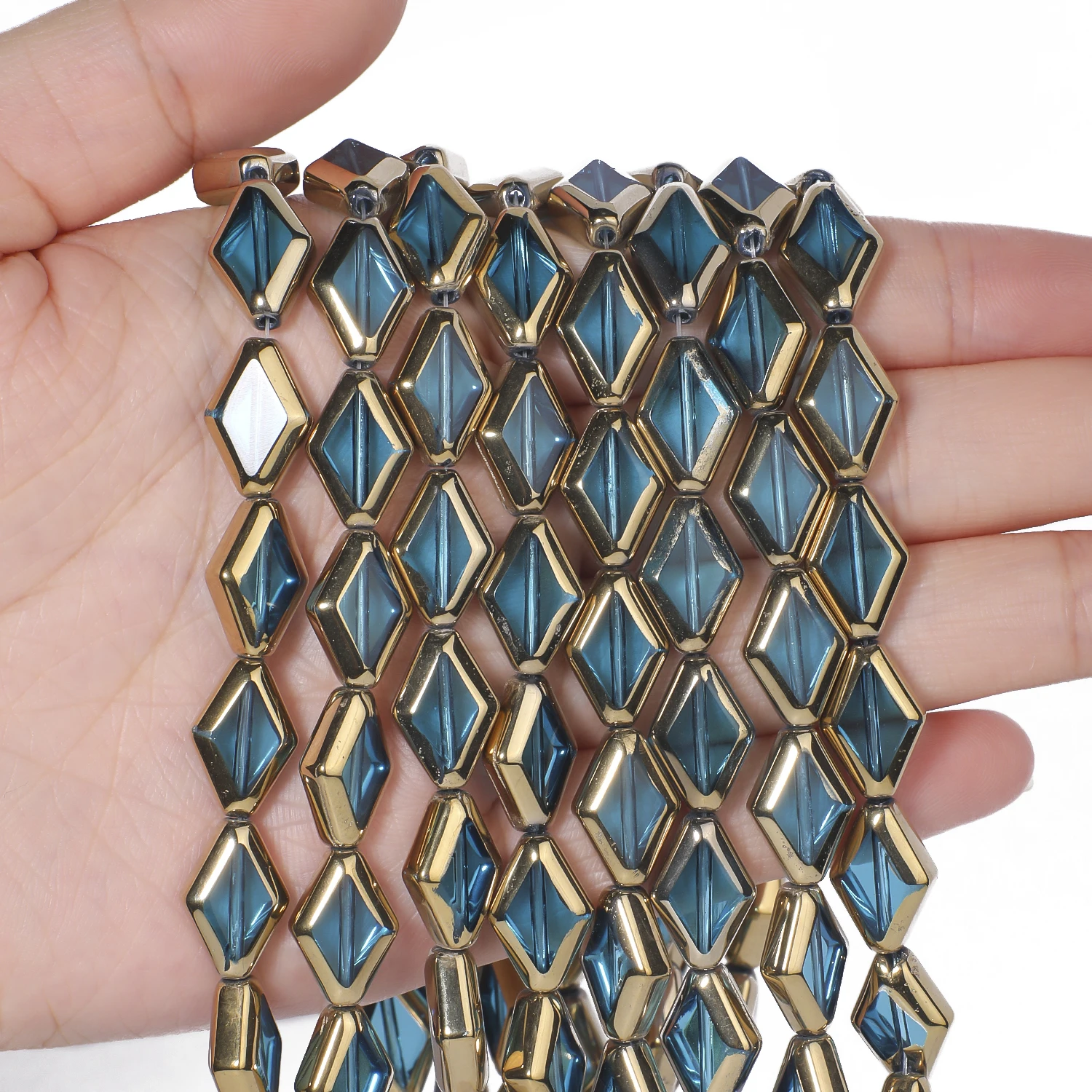 Diamantförmige, goldrandige Kristallquarzperlen, 10 x 15 mm, transparente, farbige Glasperlen für die Schmuckherstellung, zum Selbermachen von Halsketten. – Detail 16