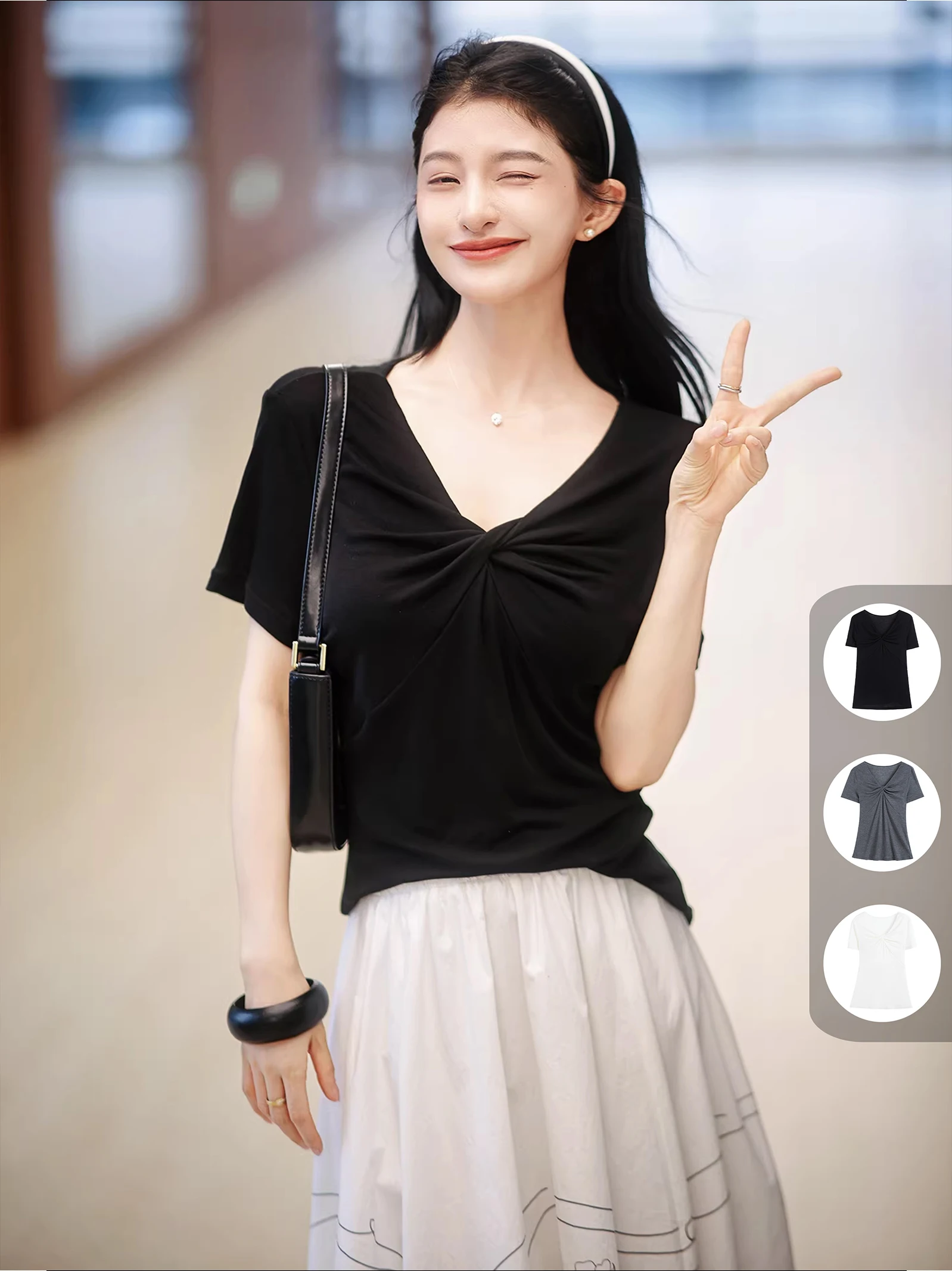 

Элегантная футболка с узловым узором, удобная, не стесняющая движений, приятная к телу, с дизайнерским плетеным узором, универсальная и стильная, с коротким рукавом и V-образным вырезом.