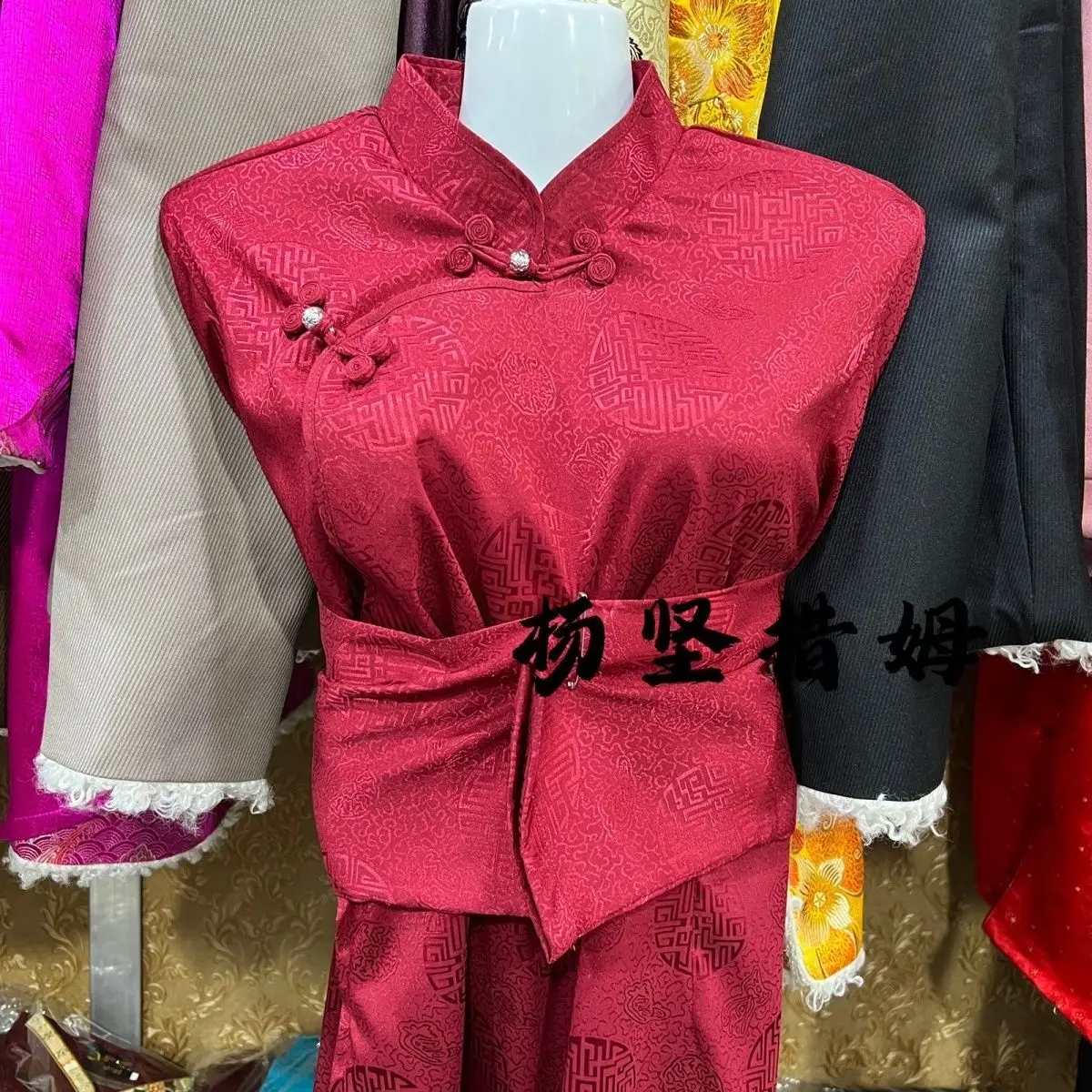 Damska nowa koszula z tibetskim motywem, uniwersalna, z kwasu octowego, w jednolitym kolorze.