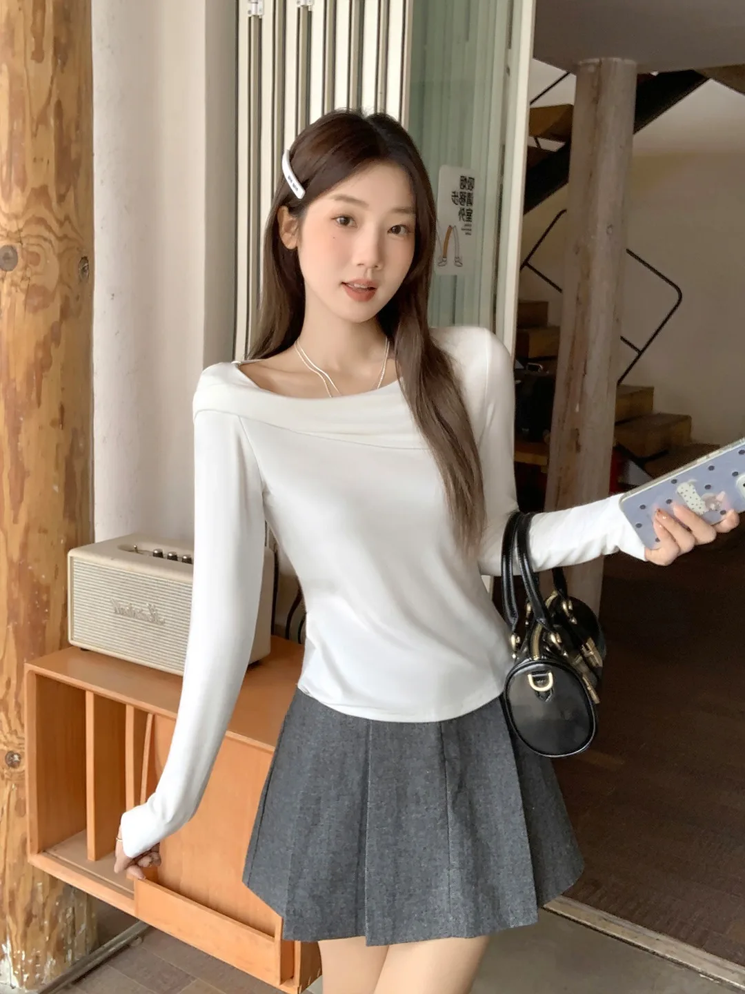 

Off White Asymmetrical Pleated Long Sve T-irt Women's Gentle Sle Low round Ne Casual Faion Autumn New Arrival