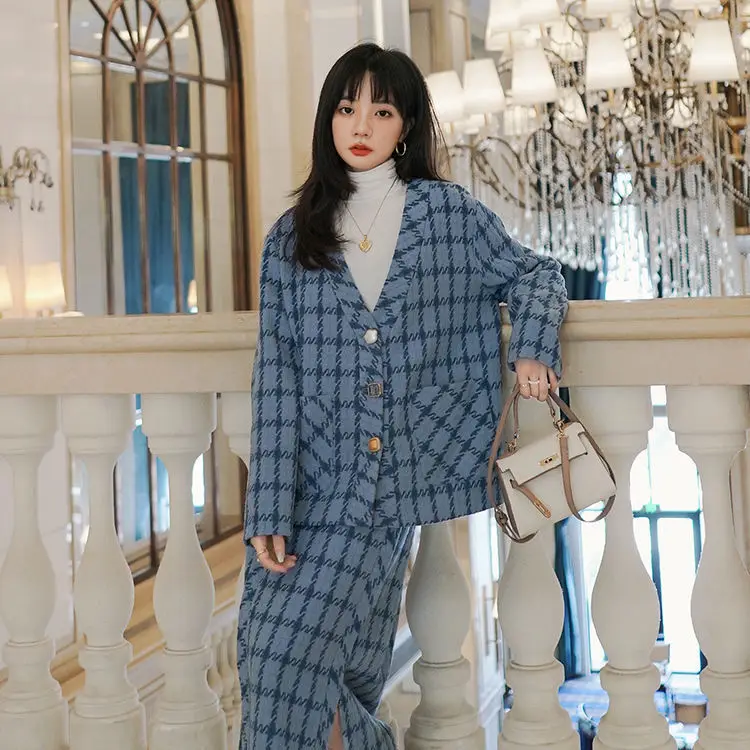 

2024 Winter New Simple Elegant Plaid Two-piece Set High-end Woolen Suit Jacket Fashionable Age Reducing Half Skirt Set for Women