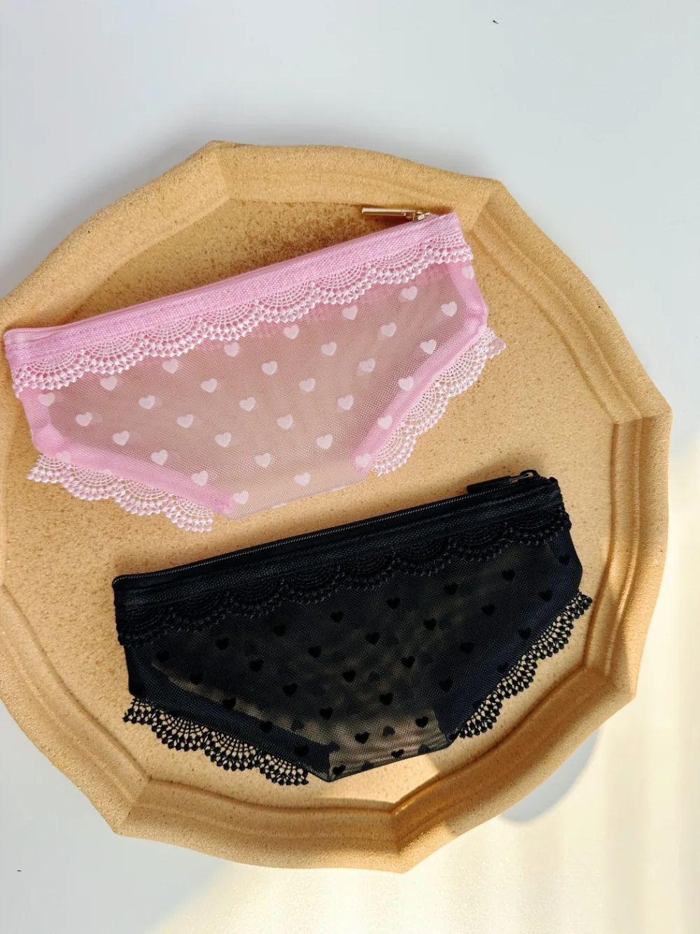 Einzigartige Slip-förmige Kosmetiktasche Transparente Netz-Make-up-Aufbewahrungstasche Y2K Spitzen-Herz Toilettentasche für Reisen – Detail 4