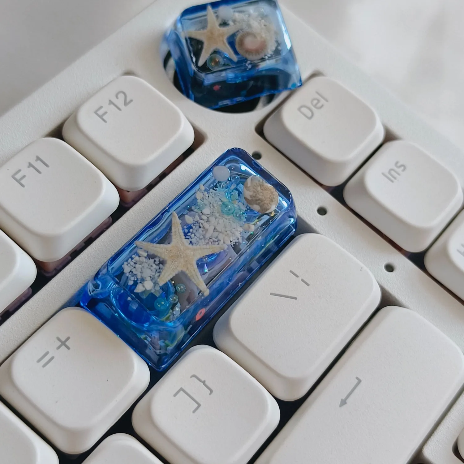 

Jellyfish Keycaps Blue Gradient Ocean Style Keycap Creative Gift for Mechanical Keyboard 1U 1.25U 2U Custom Personality Key Cap