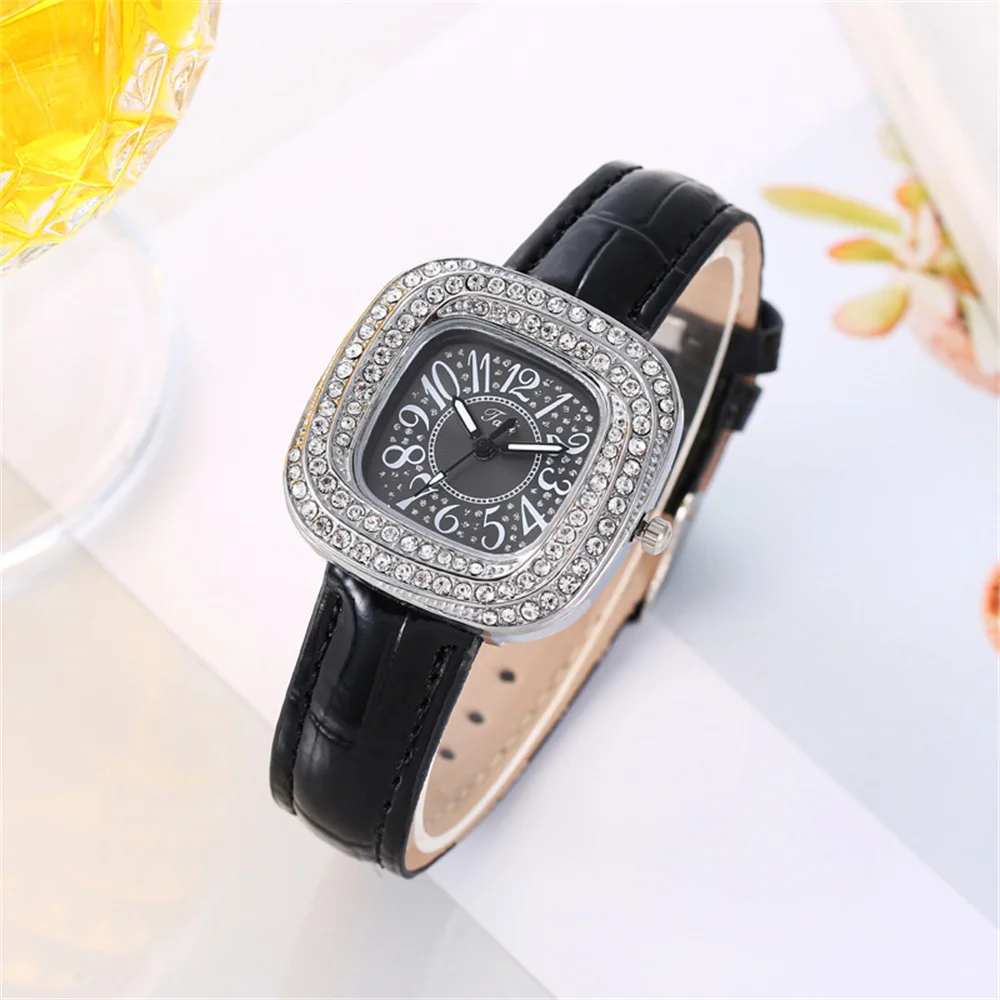 Fashion Ladies Silver Case Full Star Diamonds Digital Green Quartz Watch Luxury Green Leather Women\'s Clock Dress Watches