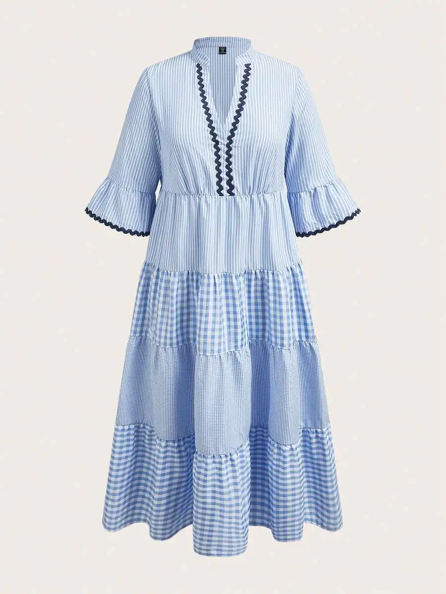 Vestido maxi casual de verano con cuello en V, volantes escalonados, patchwork de guinga a rayas azules y blancas
