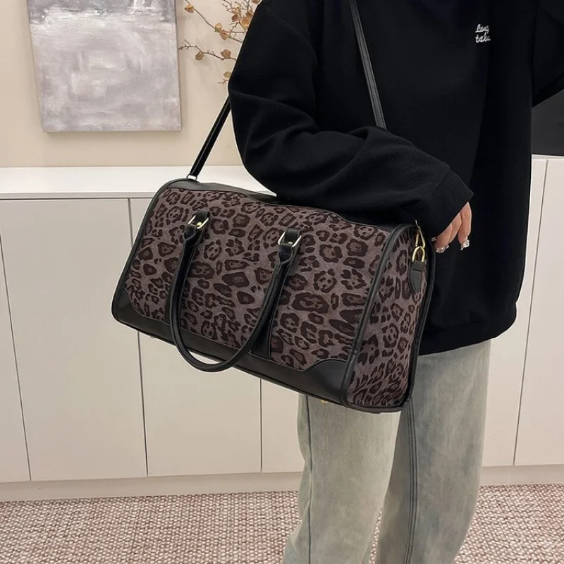 

Повседневная шикарная сумка 2025 года, новая женская роскошная брендовая кожаная большая сумка известного дизайнера, популярная винтажная повседневная сумка ​