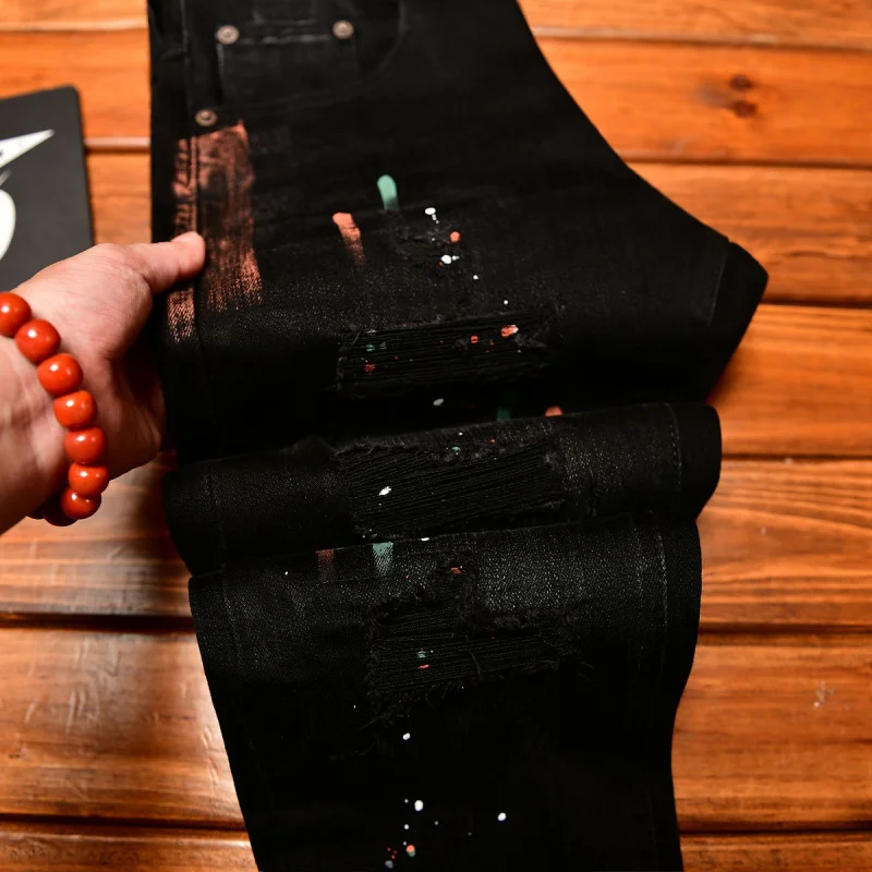 2025년 가을 남성용 스트릿 패션 블랙 진, 슬림핏(발목 부분 슬림), 작은 발 사이즈, 천공 패치, 견고하고 스타일리쉬한 팬츠