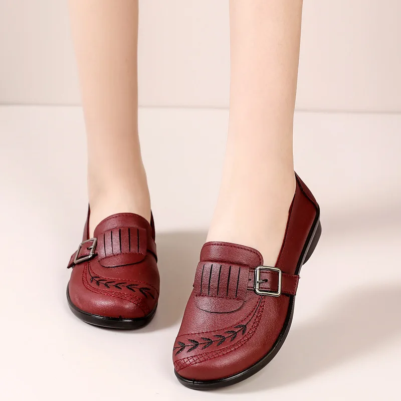 Spring Summer Women Flats Shoes Female Low Heel Comfort Casual Leather Loafers Non-slip Mom Outdoor Moccasins 2023 New Arrival