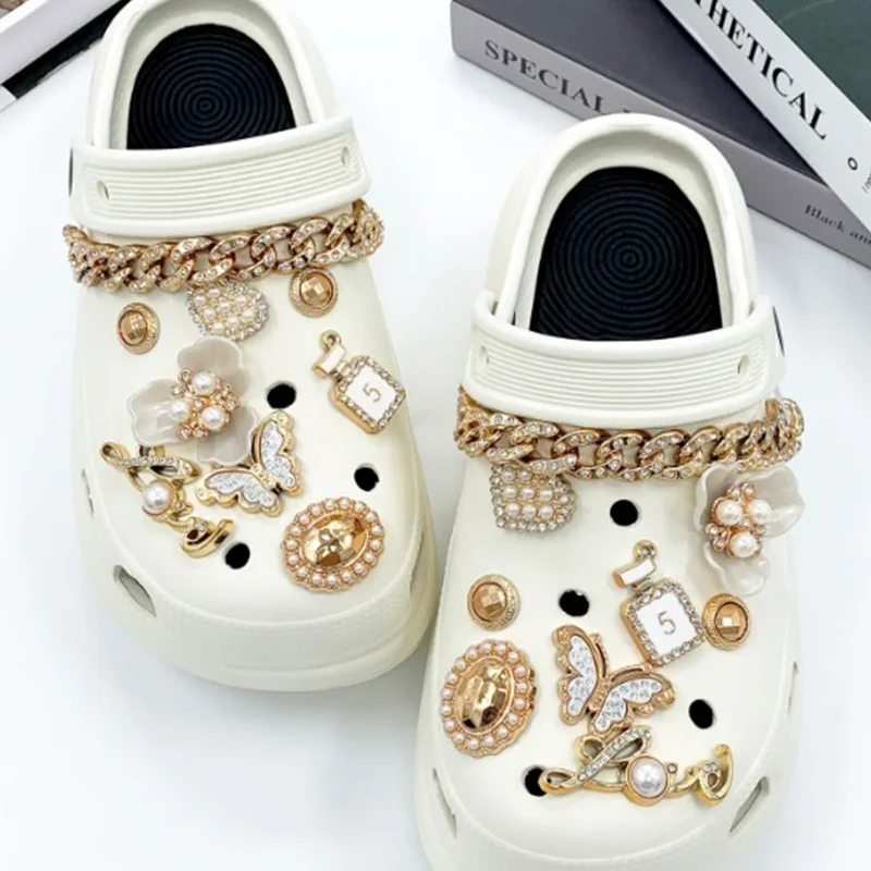 18 قطعة مجموعة سحر الأحذية الفاخرة الملحقات ثقب إبزيم الحذاء الرجعية حجر الراين فراشة الذهب سلسلة DIY بها بنفسك الأحذية زينة الفتيات هدية