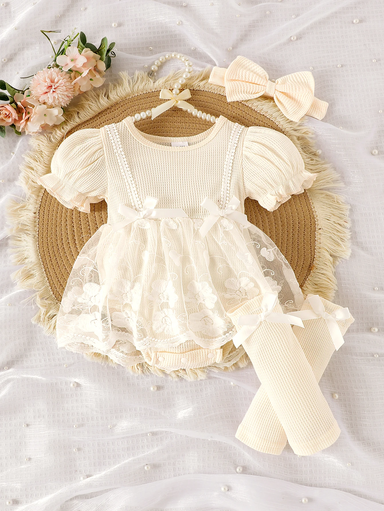Summer cross-border new girls 0-1 years old sweet and cute beige short-sleeved mesh clothes