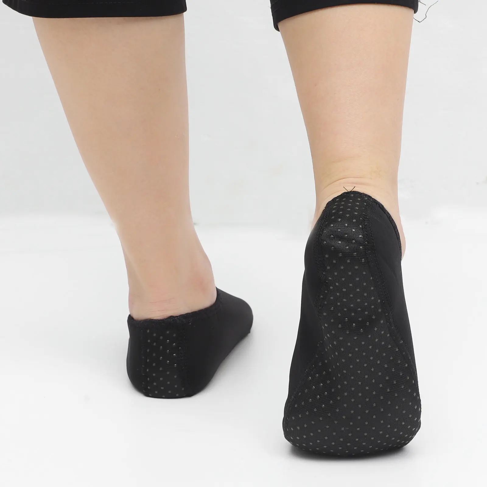 1Pair Water Socks Lightweight Foldable Quick Dry Snorkeling Shoes Swimming Beach Shoes Men Women Water Socks Beach Shoe