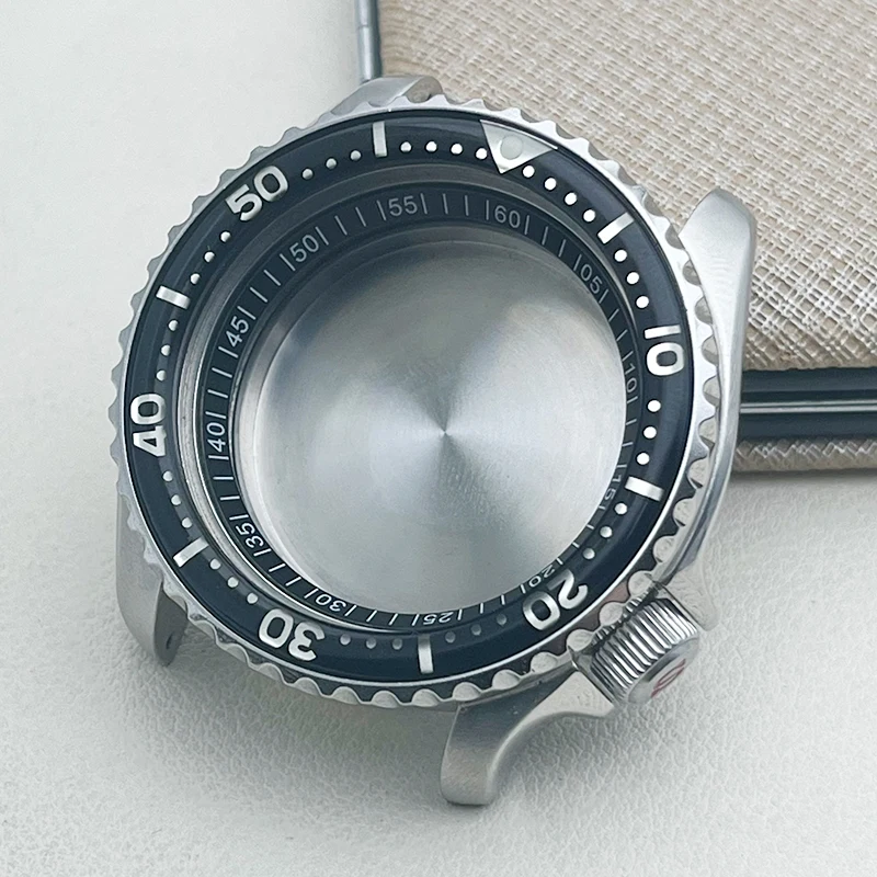 

SKX007 NH35 case Sapphire mirror fit NH35 NH36 4R 7S Japan Automatic Movement Crown 3.8 Stainless steel watch case